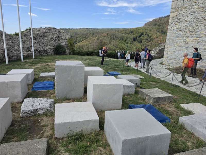 Sudionici kod Oltara domovine na Medvedgradu